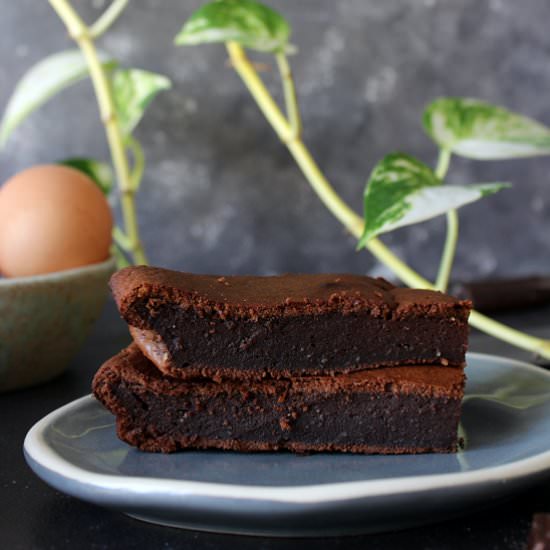 Fudgy gluten free chocolate cake