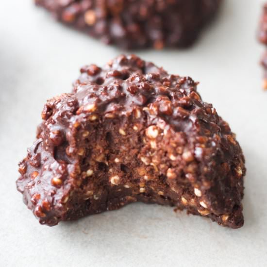 No-Bake Fudgy Quinoa-Chia Bites