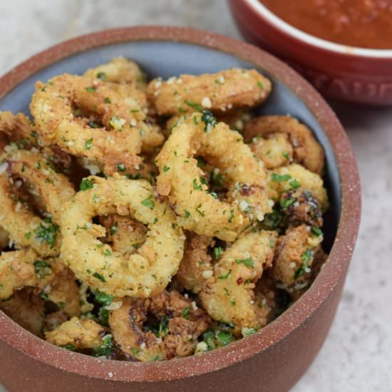 Easy Fried Calamari with Marinara