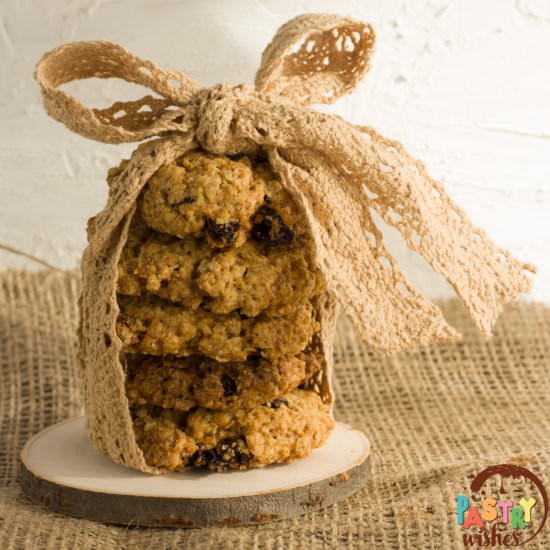Vegan Oatmeal Raisin Cookies