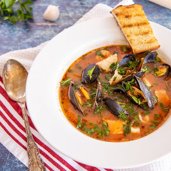 EASY CIOPPINO – SEAFOOD STEW