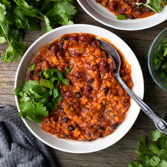 Easy 1-pot vegan bean chili