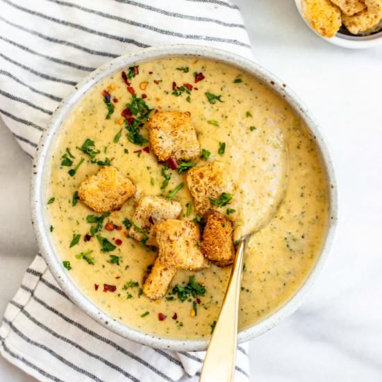 Vegan Broccoli Cheddar Soup