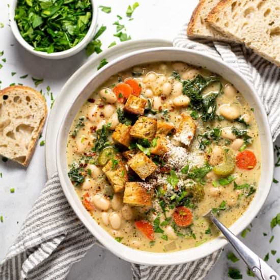 Vegan White Bean Kale Soup