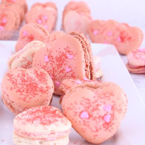 Heart Macarons w Strawberry Filling