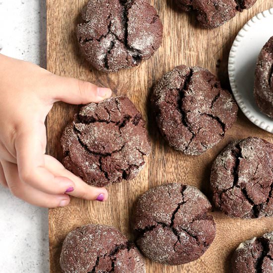 Paleo Chocolate Crinkle Cookies