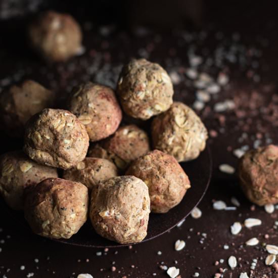 No Bake Peanut Butter Protein Balls