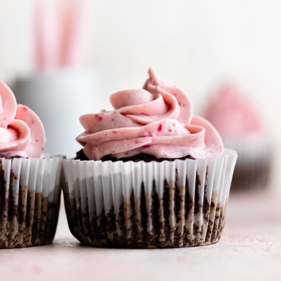 Super Moist Keto Chocolate Cupcakes
