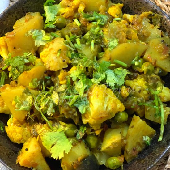 Gobi Aloo Matar ki Sabzi