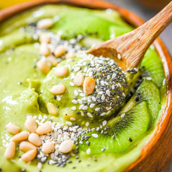 Green Matcha Smoothie Bowl
