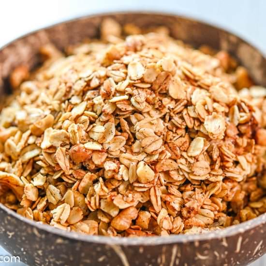 Simple Homemade Granola