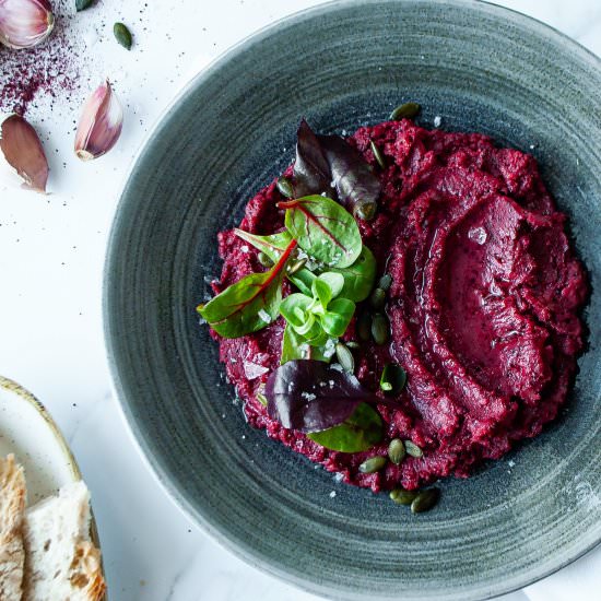 Easy Beetroot Hummus