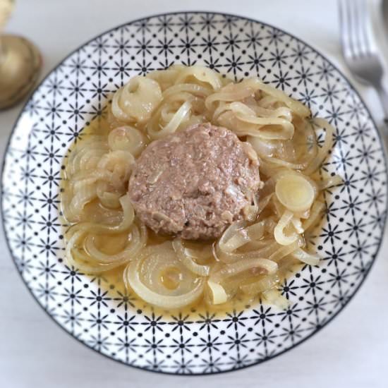 Burgers with onions