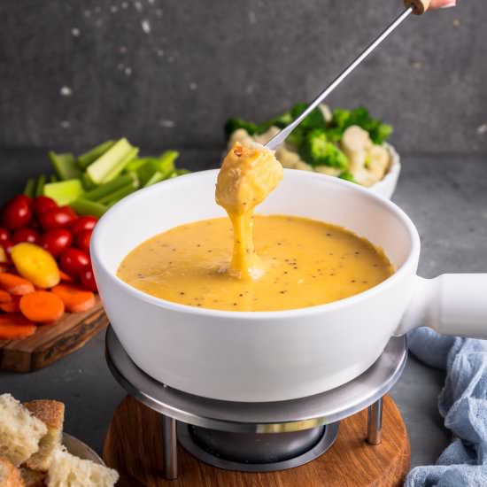 Easy Vegan Cheese Fondue