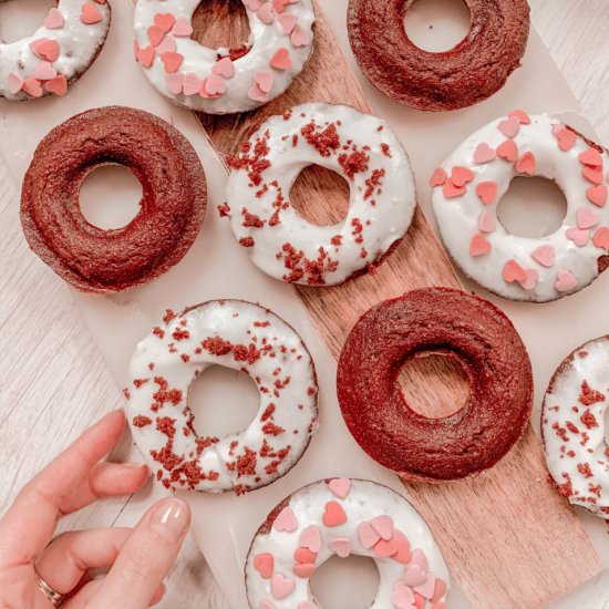 Red Velvet Baked Doughnuts