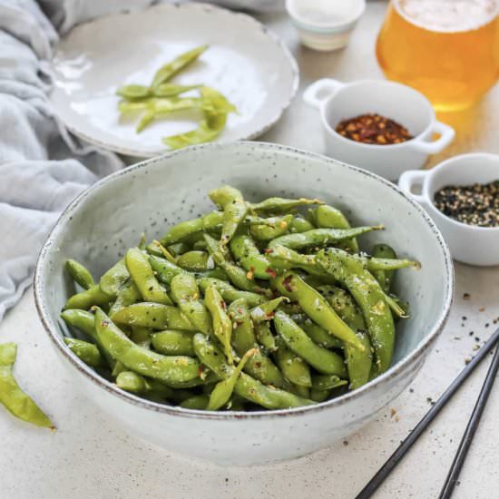 SPICY GARLIC EDAMAME