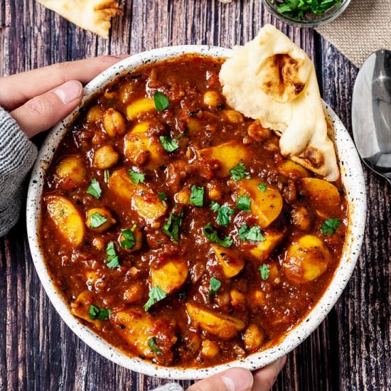 Chickpea Curry with Potatoes