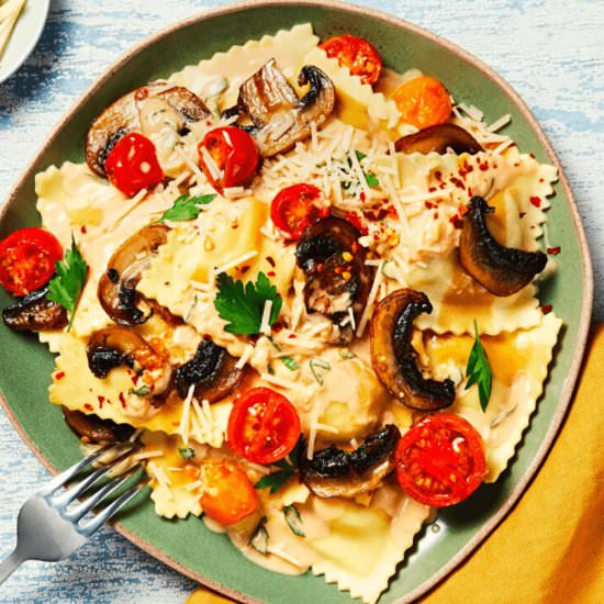 Creamy Ravioli with Mushroom Sauce