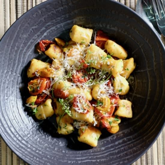 Ricotta gnocchi and roasted tomato