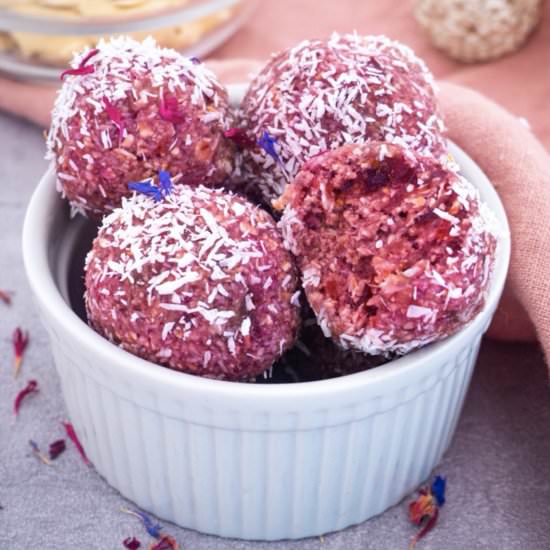 No-Bake Energy Balls with Dates