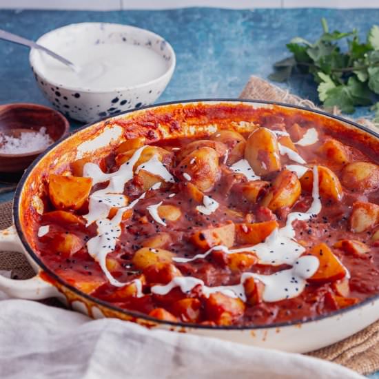 Potato Curry with Creamy Tomato