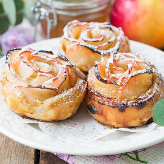 Mini Apple Rose Pies