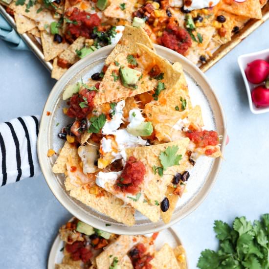 vegetarian sheet pan nachos