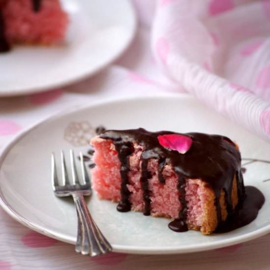 Eggless Strawberry Custard Cake