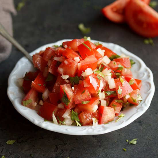 Super Easy Fresh Tomato Salsa