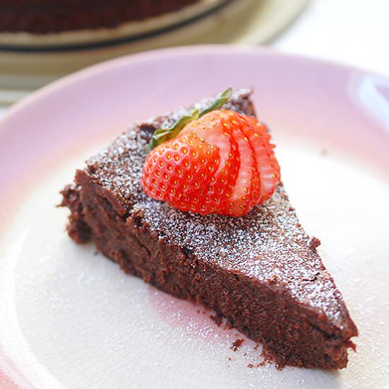 Flourless chocolate torte