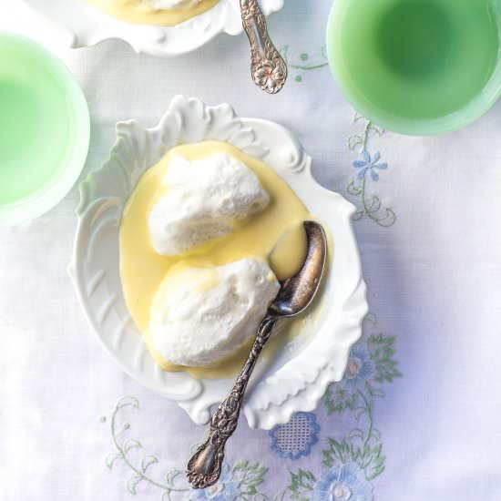 Sciumette (Meringues in Custard)