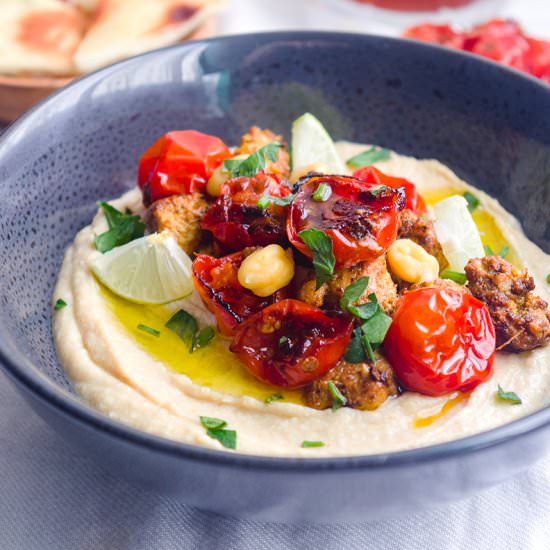Hummus with Yogurt Chicken & Tomato