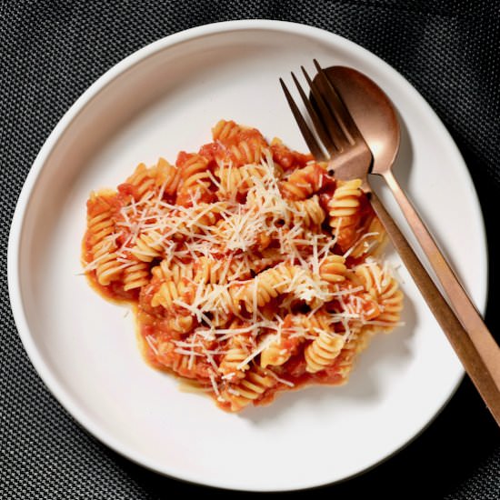 Fusilli in tomato sauce