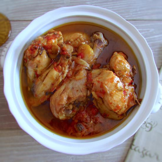 Chicken in tomato sauce
