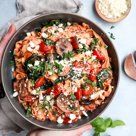 fettuccine vegetable rosa with feta