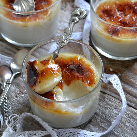 Easy Vegan Vanilla Crème Brûlée