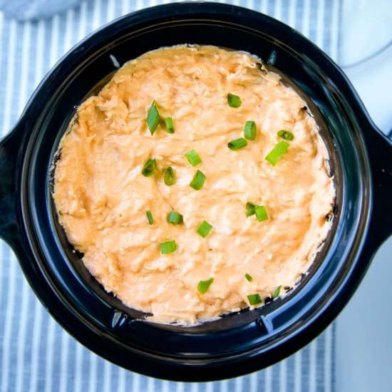 HEALTHY BUFFALO CHICKEN DIP