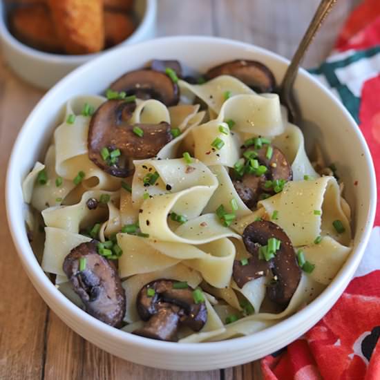 Buttery garlic noodles
