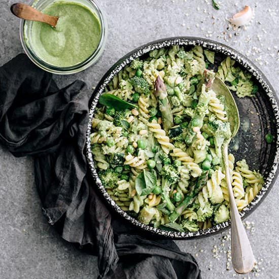 Creamy Low-Fat Vegan Pesto Pasta