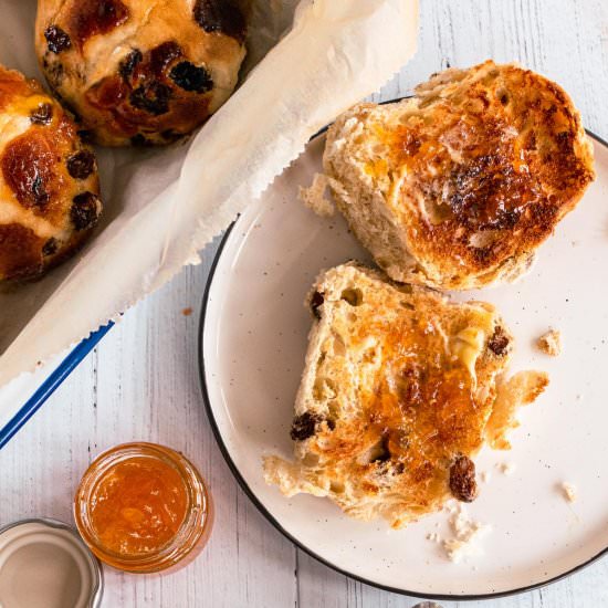 Traditional Hot Cross Buns