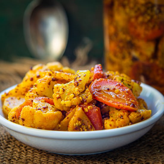 Gajar Gobhi Shalgam Achar