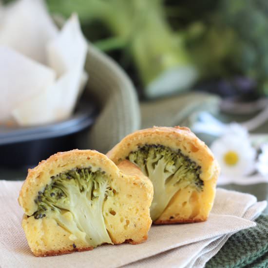 Broccoli-tree surprise muffins