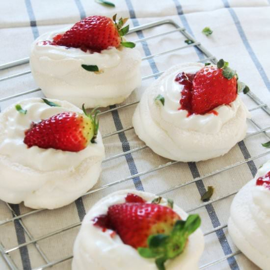 Strawberry mini pavlovas