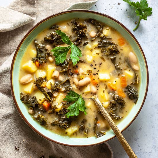 Vegan White Bean and Kale Soup