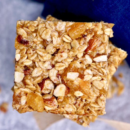 Apricot-Almond Breakfast Bars