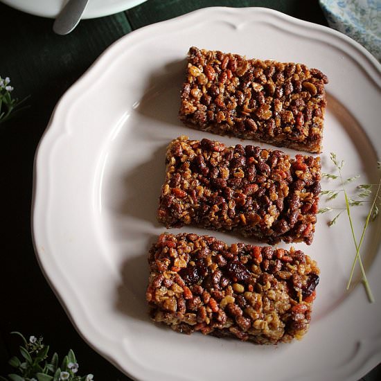 Muesli bars with honey