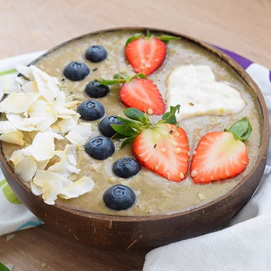 Spinach Raspberries Smoothie Bowl