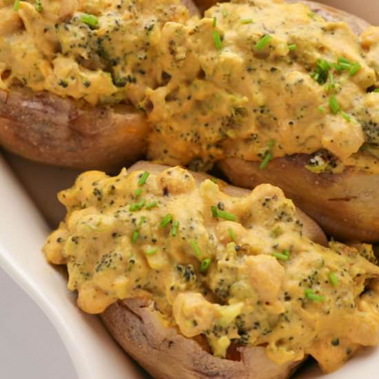 Vegan Cheesy Broccoli Potatoes