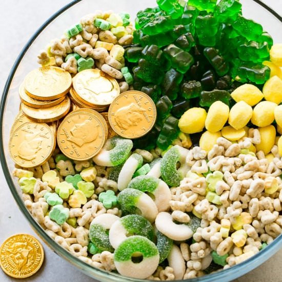 5 Minute St. Patrick’s Day Snack Mix