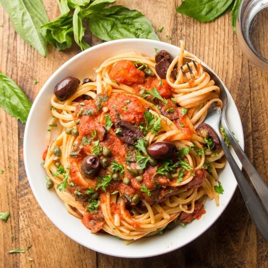 Easy Pasta Puttanesca